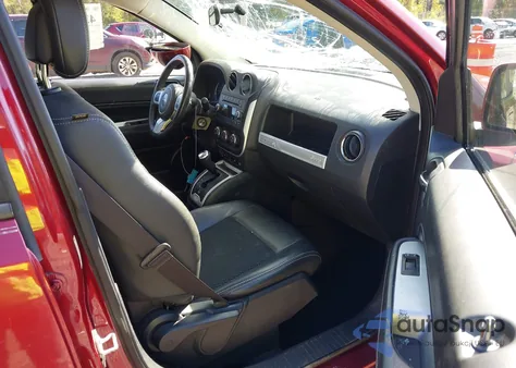 2015 Jeep Compass Latitude из США, поврежденный, VIN 1C4NJDEB8FD365368